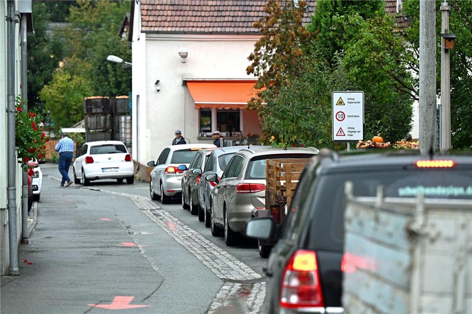 Die diesjährige Apfel-Schwemme sorgt für viel Andrang an den Keltereien, wie hier in Langenbernsdorf (Landkreis Zwickau). Jennifer Brückner/dpa