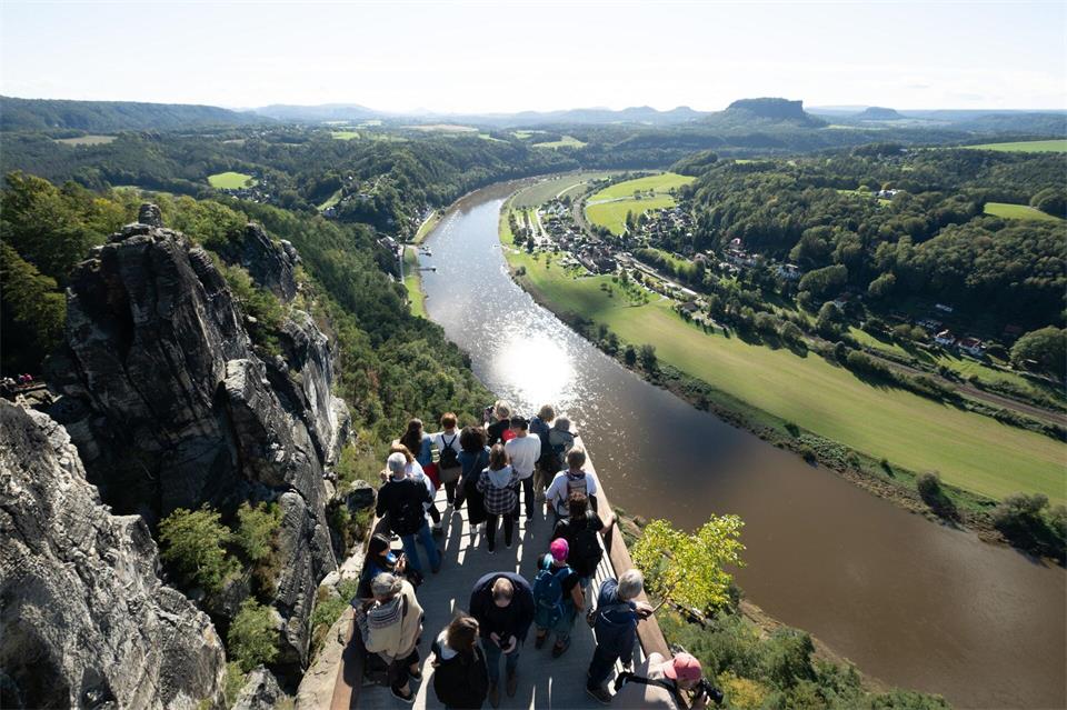 Die dritte Staffel von „WaPo Elbe“ wurde an der Elbe in der Sächsischen Schweiz und in Tschechien gedreht. (Archivfoto)Sebastian Kahnert/dpa