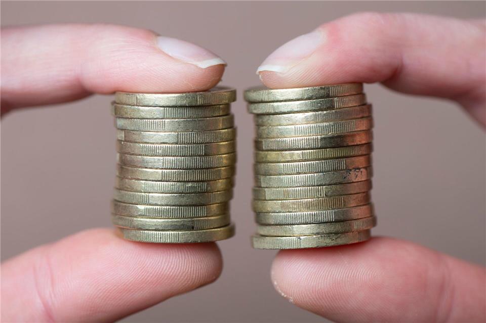 Die durchschnittliche Arbeitnehmerin im Saarland hat in diesem Jahr pro Stunde rund 4 Euro weniger verdient als der durchschnittliche Mann. (Symbolbild)Sebastian Kahnert/dpa