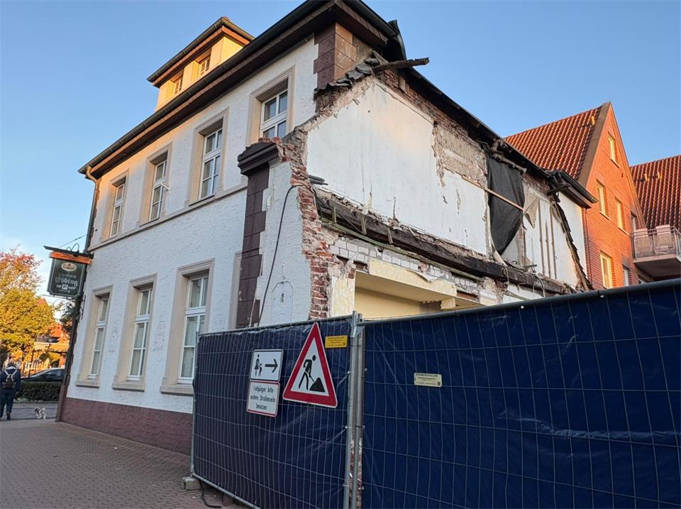 Die ehemalige Gaststätte Ebbing-Busch soll unter dem Projektnamen „Altes Kino“ saniert werden. Zu dem Bauprogramm gehört auch der Anbau eines neuen Treppenhauses.