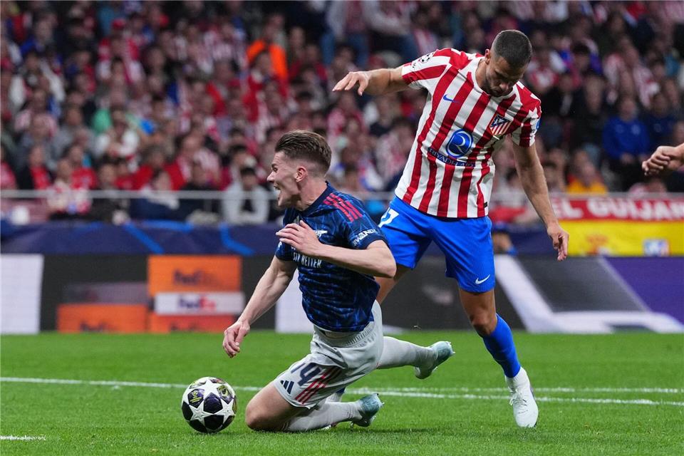 Die entscheidende Szene der ersten Halbzeit. Manu Fernandez/AP/dpa