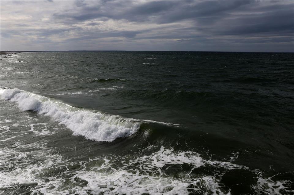 Die erhofften Weststürme blieben bislang aus. Bernd Wüstneck/dpa
