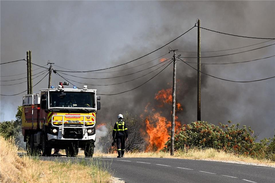 Die erneute Hitzewelle verschärft die Waldbrandgefahr in Frankreich.Matthieu Rondel/AFP/dpa