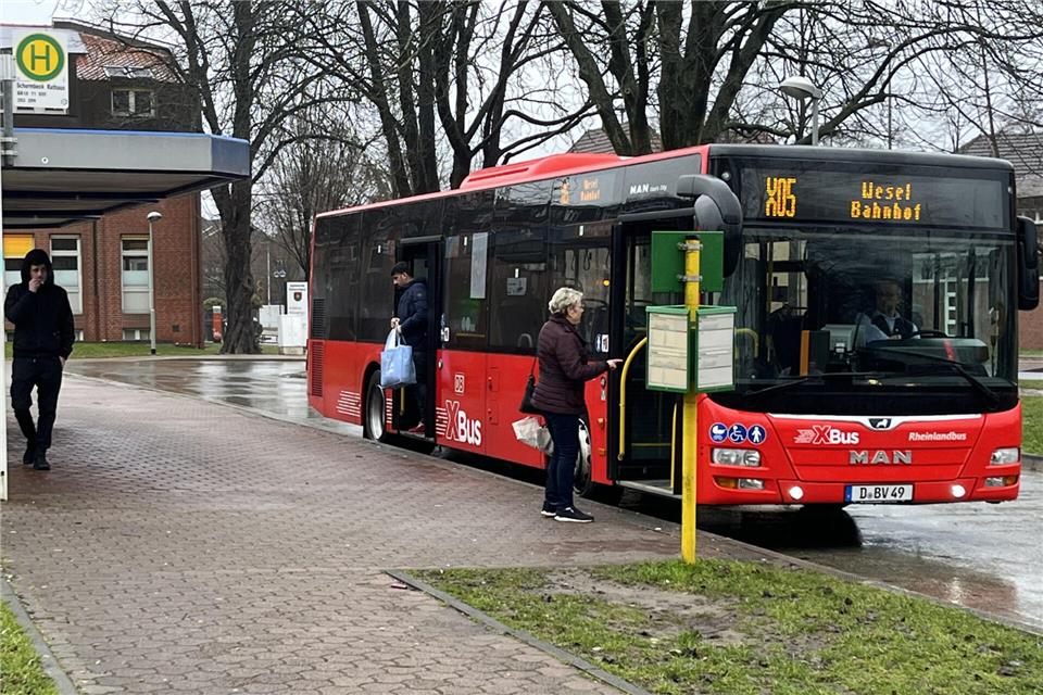 Die erste Schnellbuslinie hat sich in Schermbeck etabliert. Eine weitere geplante Linie soll keine Folgen für die Gemeinde Raesfeld haben, teilen die Beteiligten mit.