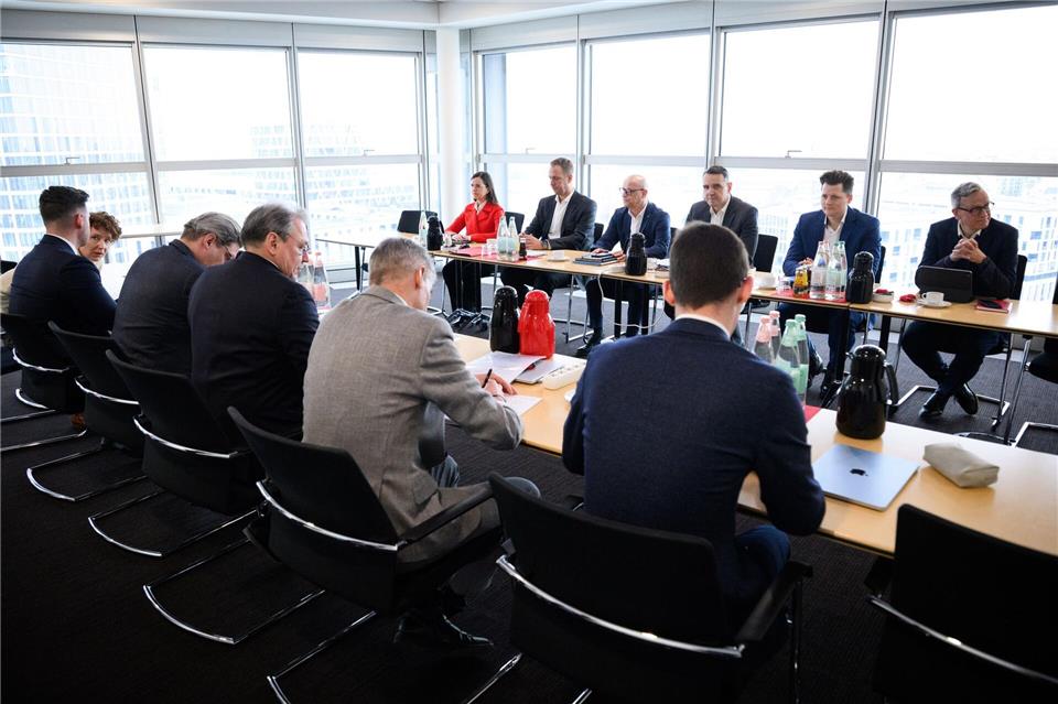 Die erste Tarifrunde zwischen Bahn und Lokführergewerkschaft GDL ist ohne Ergebnis geblieben.Bernd von Jutrczenka/dpa