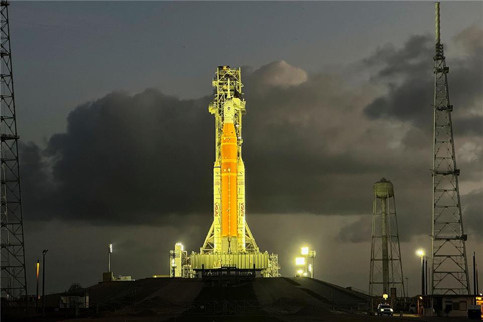 Die erste bemannte Mondmission seit mehr als 50 Jahren steht an. John Raoux/AP/dpa