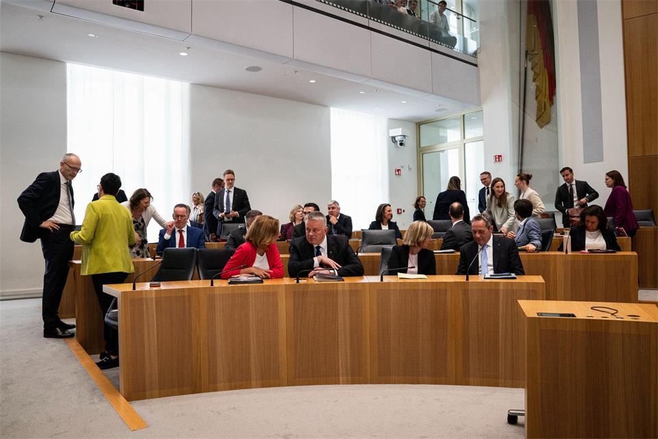 Die erste große Koalition in Rheinland-Pfalz zieht nach 100 Tagen Bilanz. (Archivbild)Hannes Albert/dpa
