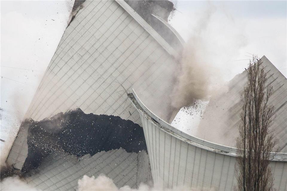 Die ersten Türme wurden 2023 abgerissen. (Archivbild)Frank Rumpenhorst/dpa