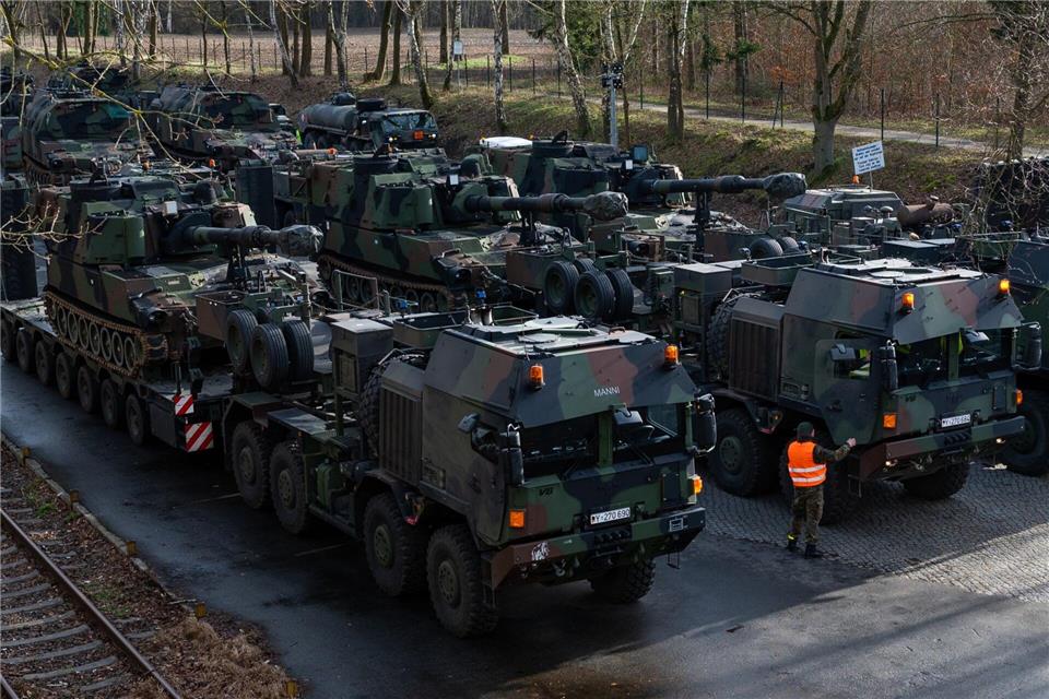 Die europäischen Staaten rüsten auf und üben für den Ernstfall. Philipp Schulze/dpa