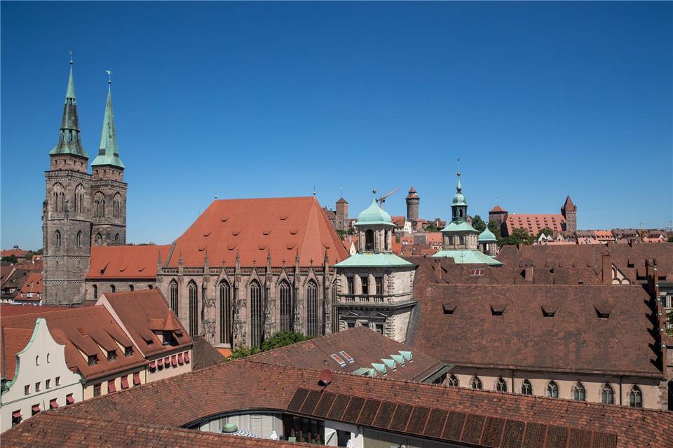 Die evangelische Kirche St. Sebald in Nürnberg ist Gastgeber für die Katholiken der Stadt an Fronleichnam. (Archivbild)Daniel Karmann/dpa