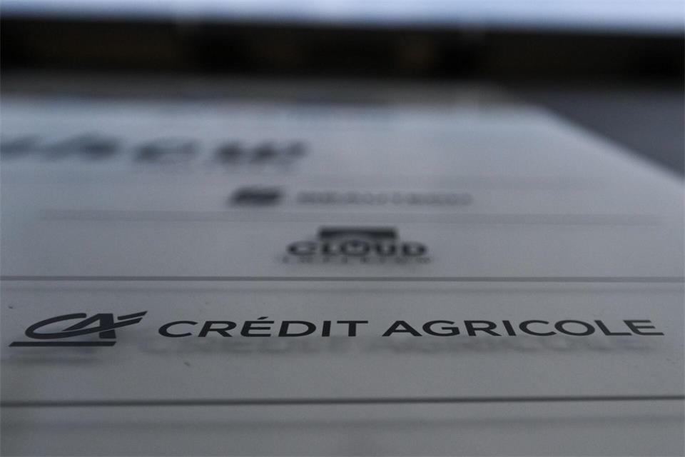 Die französische Großbank Crédit Agricole will auf dem deutschen Markt mit neuen Angeboten punkten.Florian Wiegand/dpa