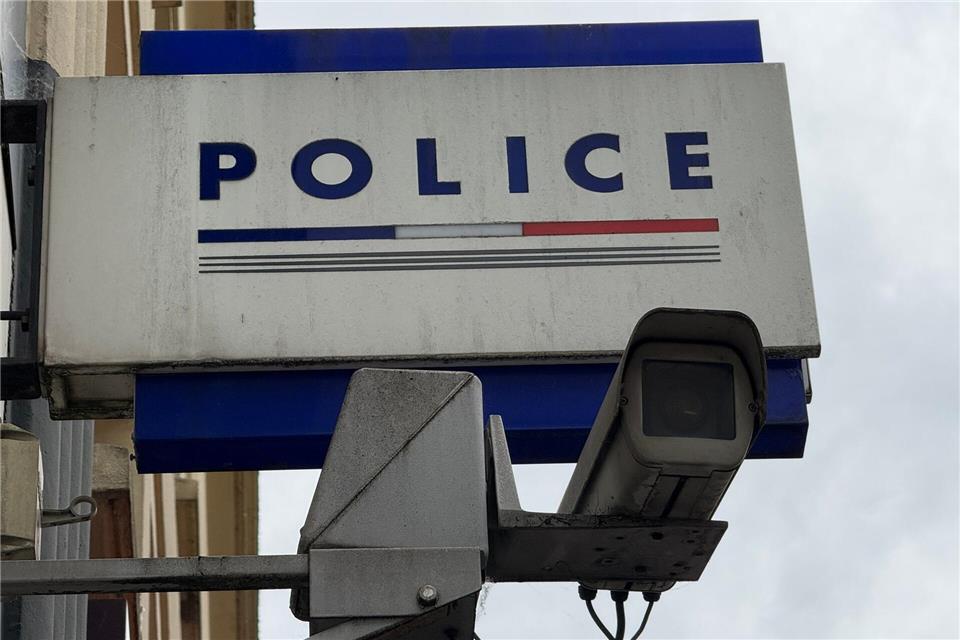 Die französische Justiz ermittelt gegen einen ehemaligen Kulturbeamten wegen sexueller Übergriffe und Eingriffen in die Intimsphäre bei 250 Frauen. (Symbolbild)Rachel Boßmeyer/dpa