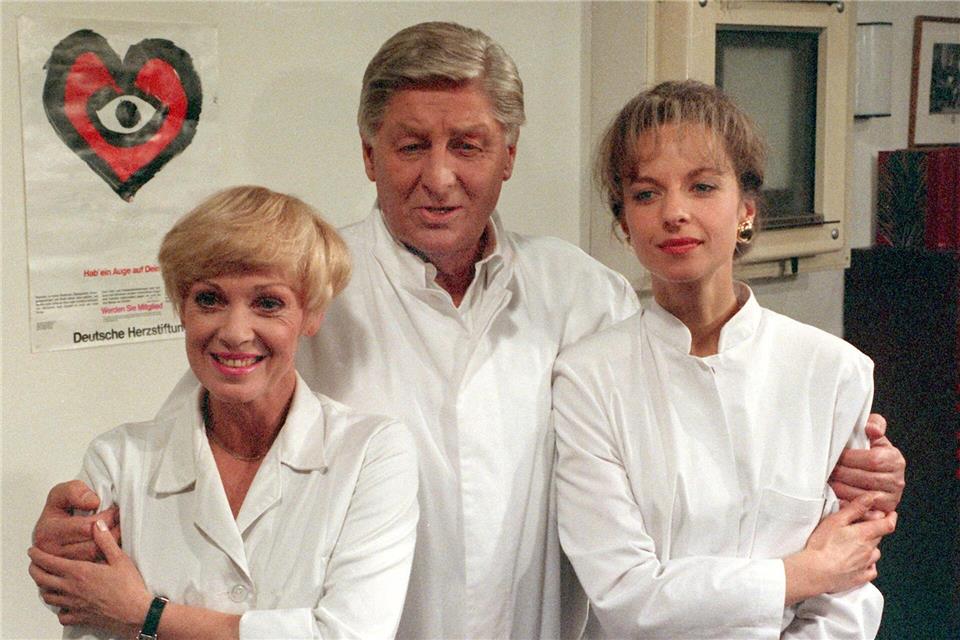 Die freche, schlagfertige Arzthelferin aus der ARD-Vorabendserie „Praxis Bülowbogen“ - so haben viele Kupsch in Erinnerung.picture alliance / dpa