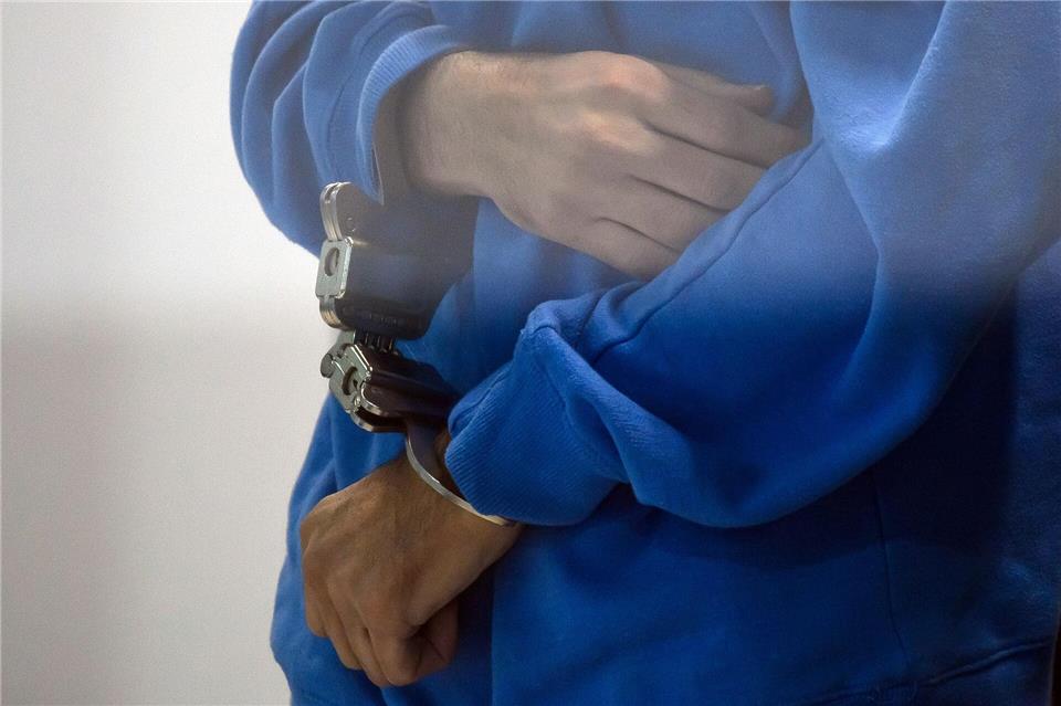 Die gefesselten Hände des Todesfahrers vom Magdeburger Weihnachtsmarkt. Klaus-Dietmar Gabbert/dpa