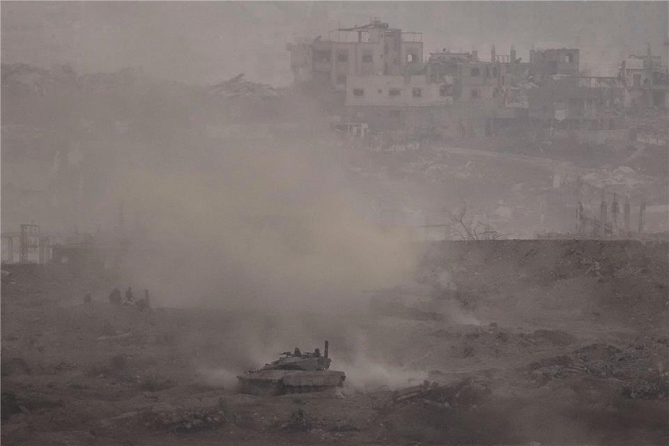 Die genauen Punkte für den möglichen Teilabzug Israels in Gaza bleiben umstritten. (Archivbild)Leo Correa/AP/dpa