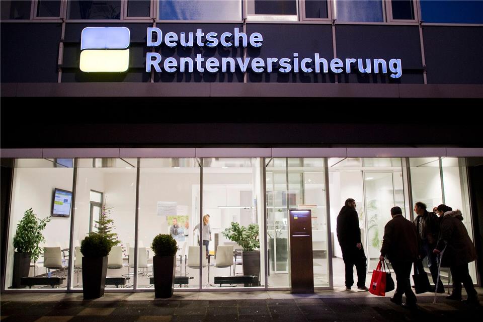 Die gesetzliche Rente soll die zentrale Säule der Alterssicherung bleiben, hier ein Gebäude der Rentenversicherung. (Archivfoto)Julian Stratenschulte/dpa/dpa-tmn