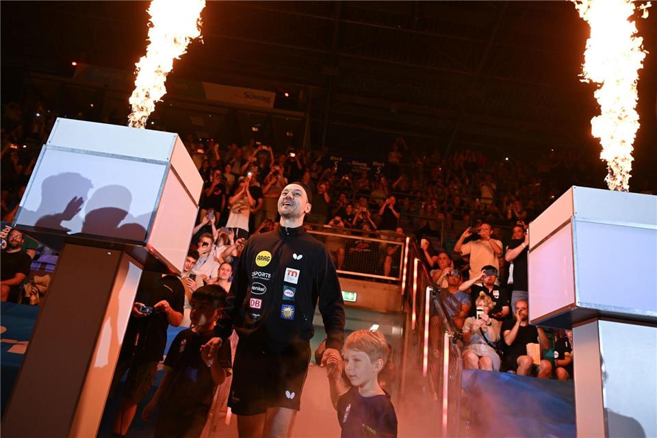 Die große Boll-Show: Deutschlands Tischtennis-Legende wird zum Abschied in Frankfurt noch einmal gefeiert.Arne Dedert/dpa