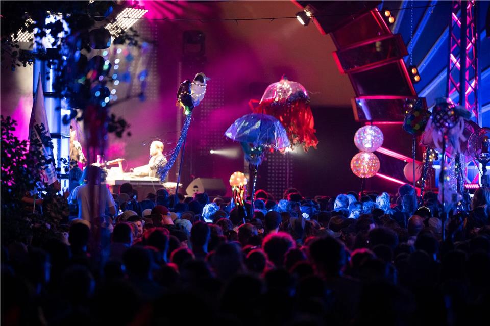 Die großen Bühnen wurden am Donnerstagabend eröffnet.Philip Dulian/dpa