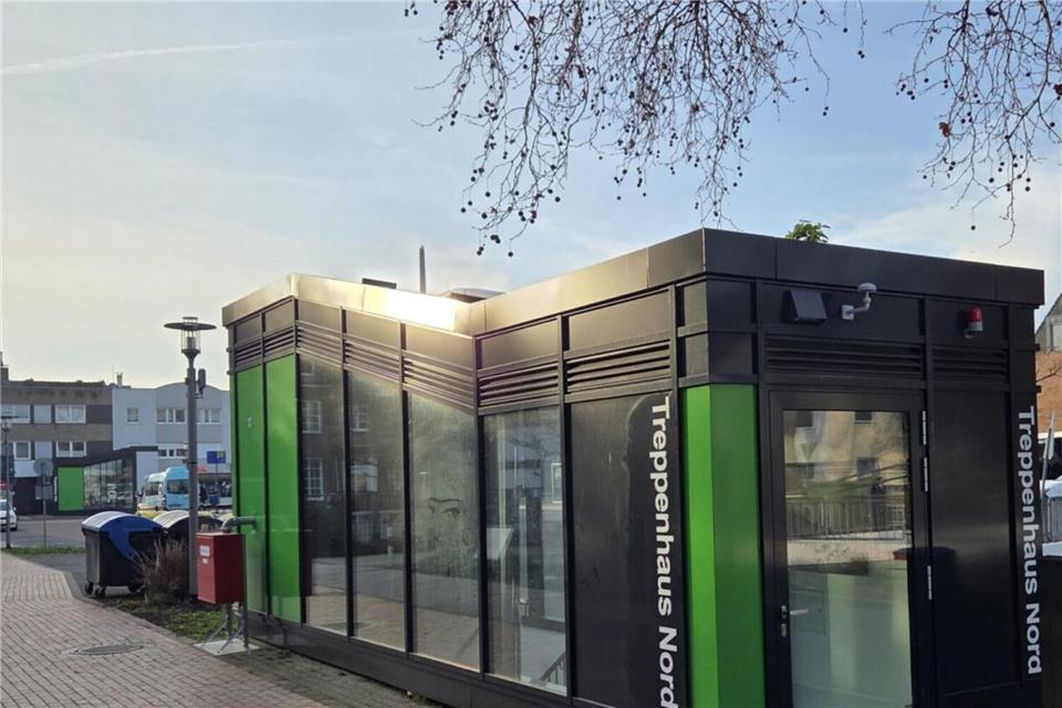 Die grünen Treppenhäuser der Tiefgarage am Europaplatz sind immer noch nicht für Parkgäste geöffnet.