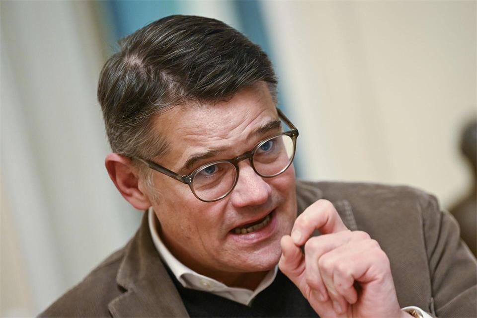 Die hessische CDU mit Boris Rhein verliert laut Umfrage an Zustimmung. (Archivbild)Arne Dedert/dpa