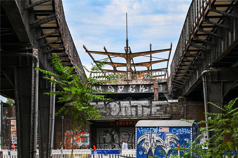 Die historische Siemensbahn soll reaktiviert werden und das neue Stadtquartier „Siemensstadt Square“ an Berlins Zentrum anbinden.Jens Kalaene/dpa
