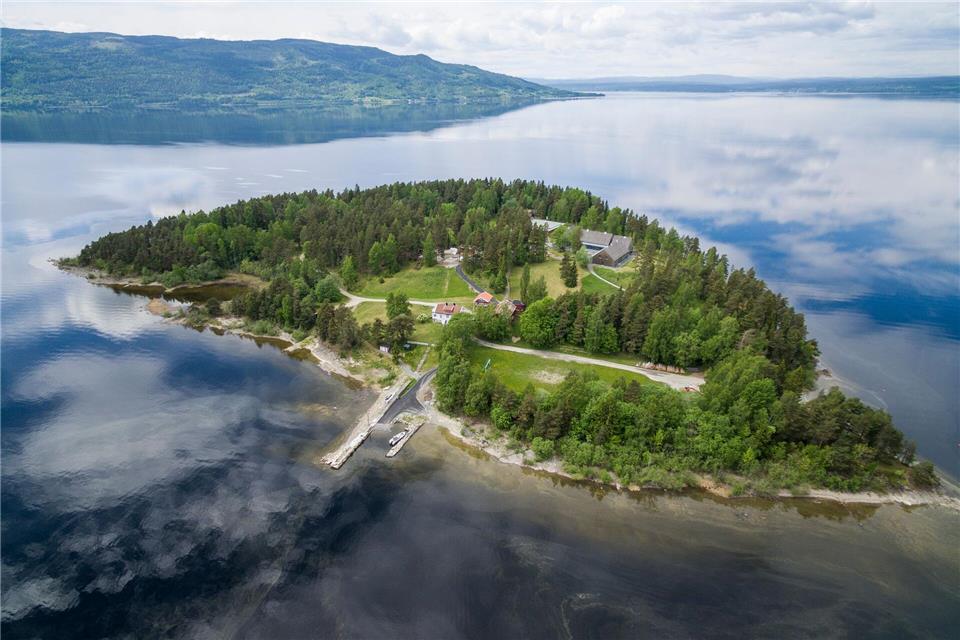 Die idyllische Insel Utøya wurde zum Schauplatz des grausamsten Verbrechens in Norwegens neuerer Geschichte. (Archivbild)Meek, Tore/NTB scanpix/dpa