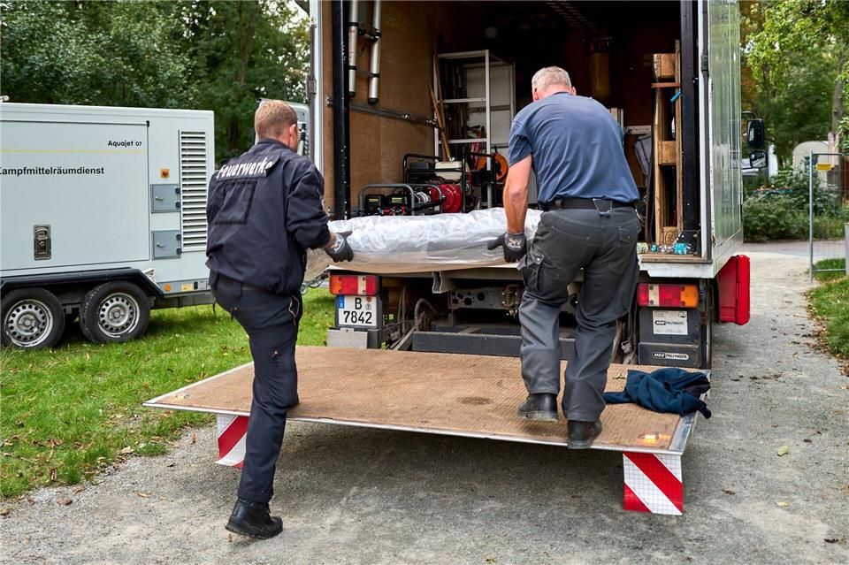 Die in der Spree entdeckte Weltkriegsbombe wurde inzwischen abtransportiert.Michael Ukas/dpa