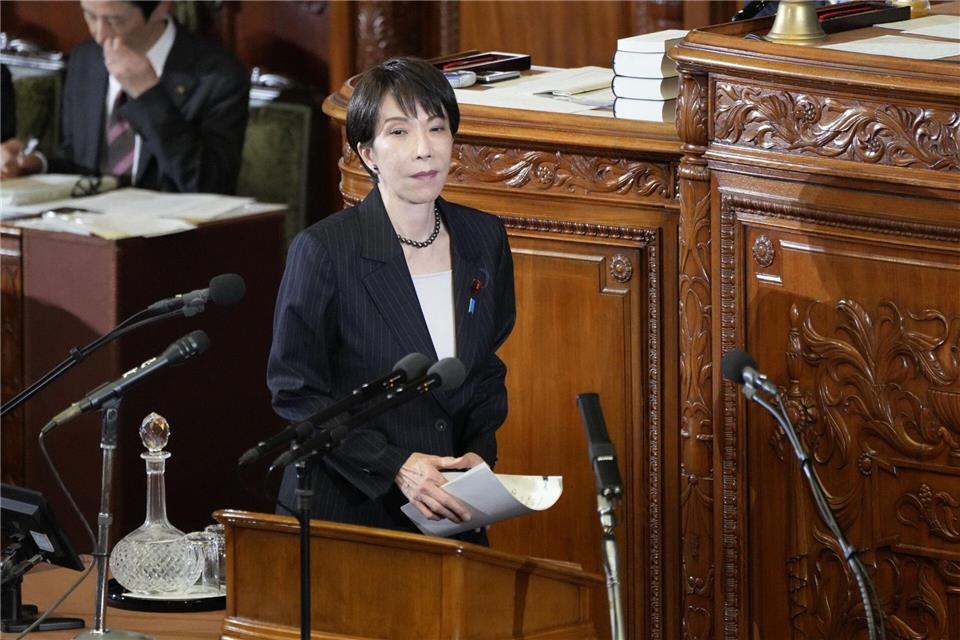 Die japanische Ministerpräsidentin Sanae Takaichi steht für einen sicherheitspolitisch harten Kurs. (Archivbild)-/kyodo/dpa