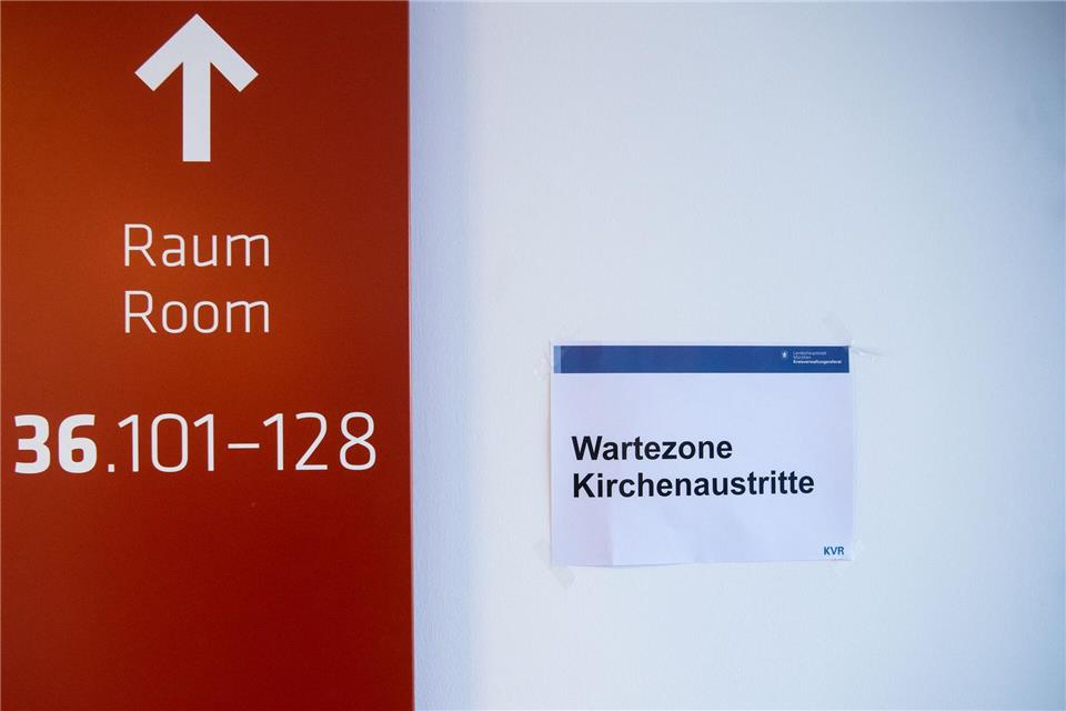 Die katholischen Bistümer und die evangelische Landeskirche haben ihre Austrittszahlen veröffentlicht. (Symbolbild)Sven Hoppe/dpa