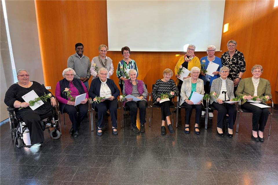 Die kfd Weseke ehrt Jubilarinnen  Die kfd Weseke ist stolz auf ihre Jubilarinnen.