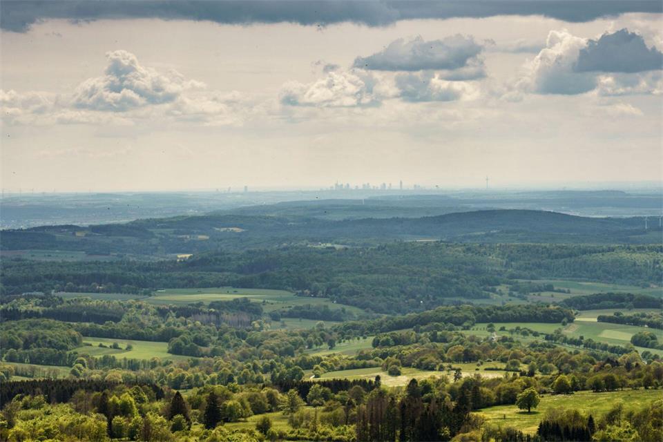 Die kommenden Tage bringen viele Wolken mit sich. (Symbolfoto) Frank Rumpenhorst/dpa