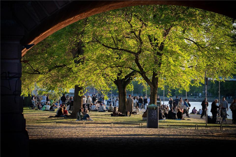 Die kommenden Tage werden sehr mild, nachts ist es kühler. (Archivbild)Andreas Arnold/dpa