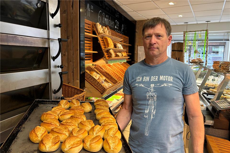 Die letzten Brötchen sind angezählt: Ludger Ebbing schließt seine Bäckerei in Ramsdorf nach über 20 Jahren.