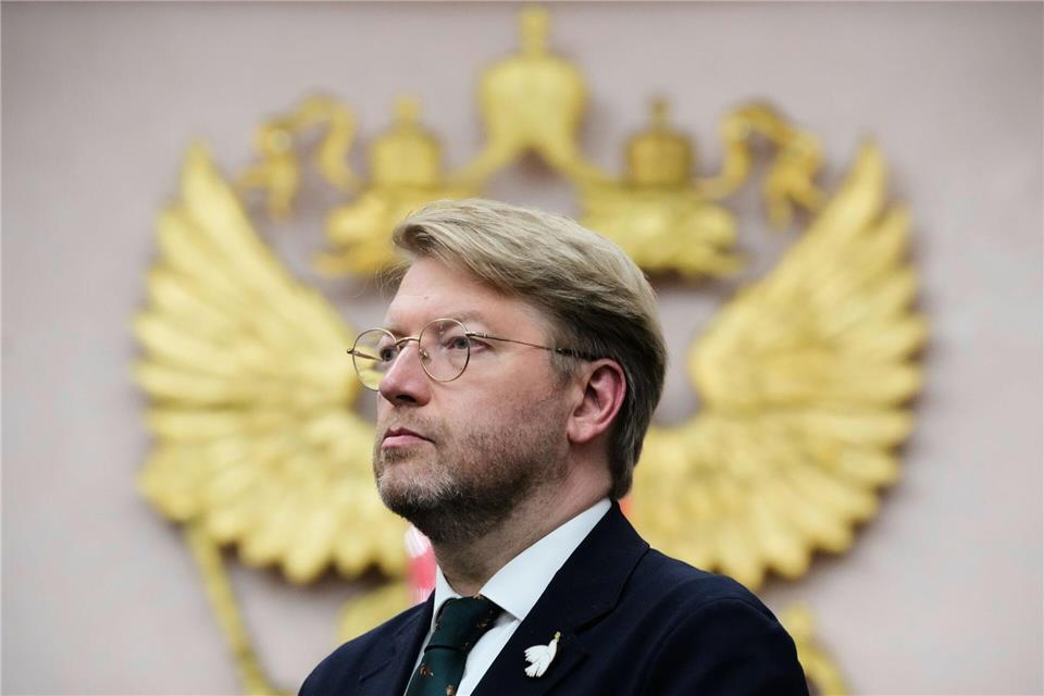 Die liberale russische Oppositionspartei Jabloko, die den russischen Angriffskrieg offen ablehnt, ist von der Parlamentswahl im September ausgeschlossen worden. Gegen das Urteil will sie Berufung einlegen.Pavel Bednyakov/AP/dpa