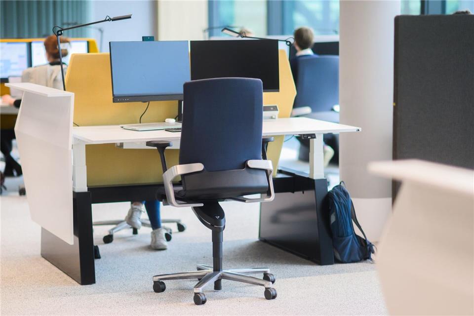 Die meisten Arbeitnehmer müssen gelegentlich ins Büro kommen.picture alliance/dpa