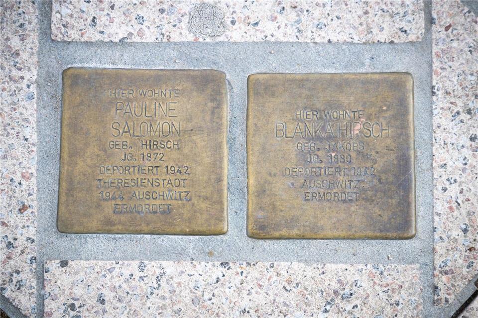 Die meisten Stolpersteine liegen in Schwerin, Stralsund, Pasewalk, Wismar und Rostock.Philip Dulian/dpa