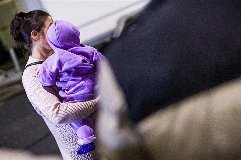 Die meisten neuen Flüchtlinge in Niedersachsen kamen zuletzt aus Afghanistan. (Archivbild)Moritz Frankenberg/dpa