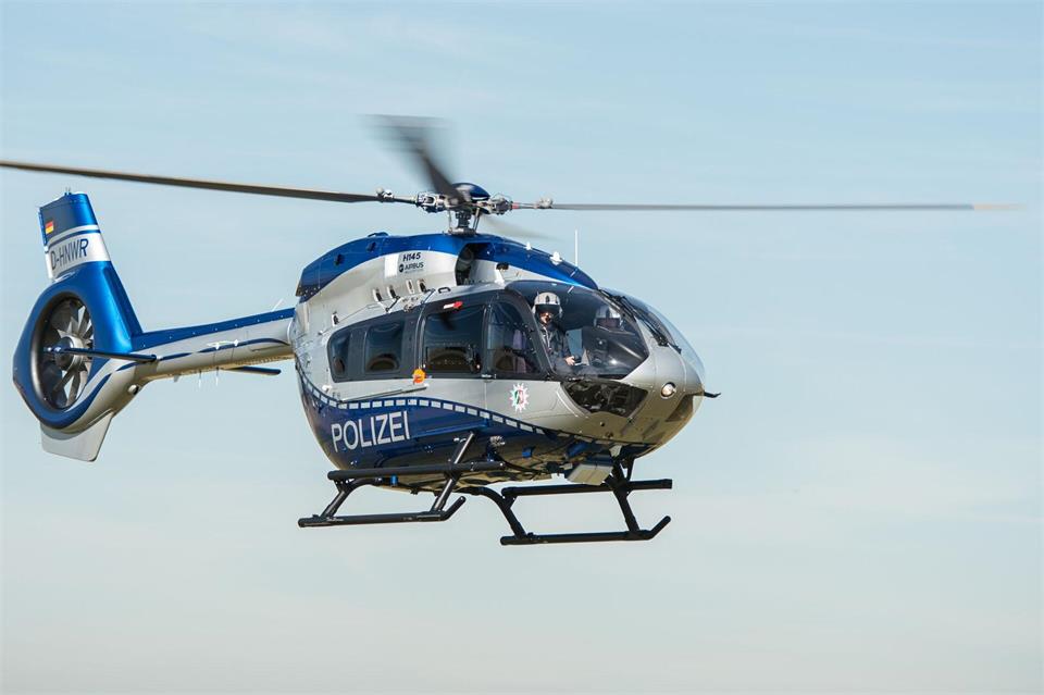 Die mutmaßlichen Täter konnten mit dem Hubschrauber nicht gefunden werden. (Symbolbild)Wolfram Kastl/dpa