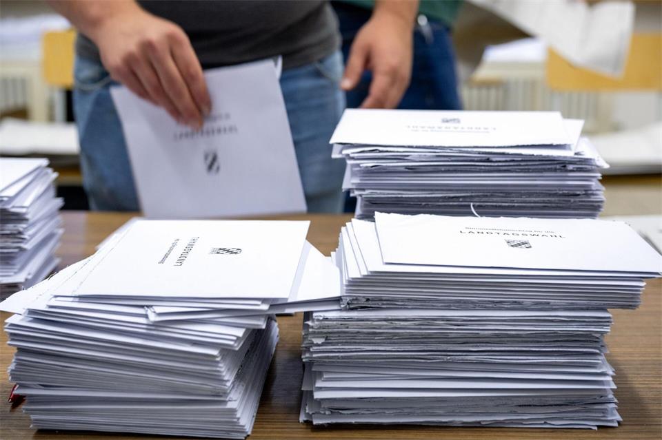 Die nächste Landtagswahl in Bayern findet im Herbst 2028 statt. (Symbolbild)Pia Bayer/dpa