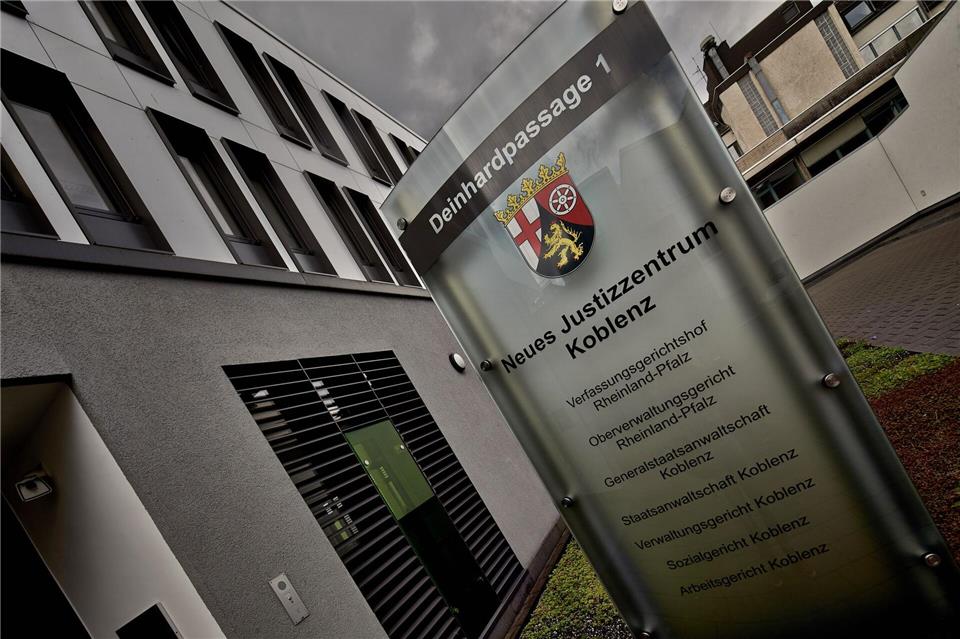 Die nächste gerichtliche Entscheidung liegt nun beim Oberverwaltungsgericht. (Symbolbild)Thomas Frey/dpa