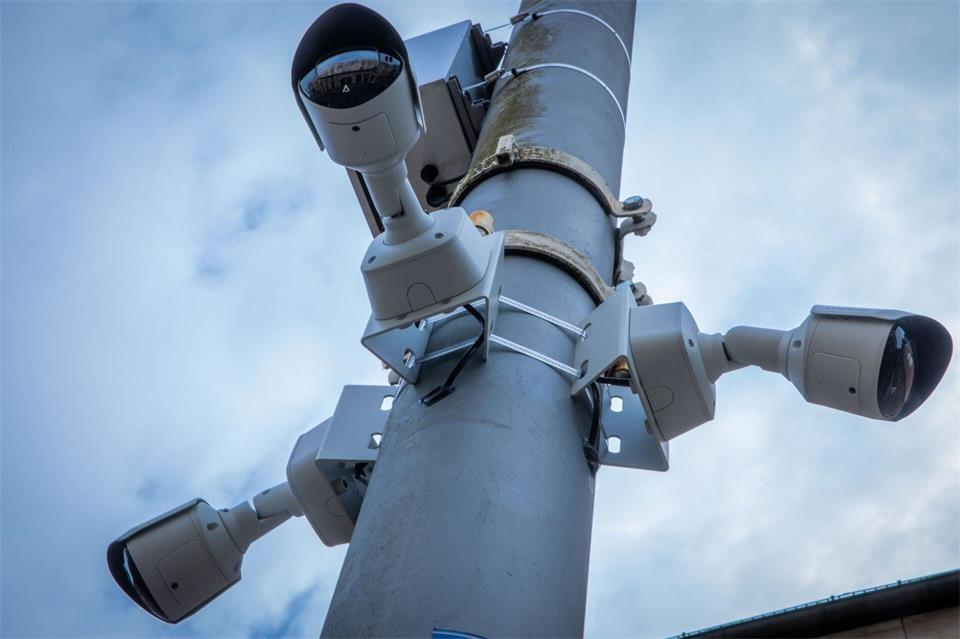 Die neuartige Video-Technik mit künstlicher Intelligenz (KI) soll in Berlin an mehreren Orten zum Einsatz kommen. (Symbolbild)Jens Büttner/dpa