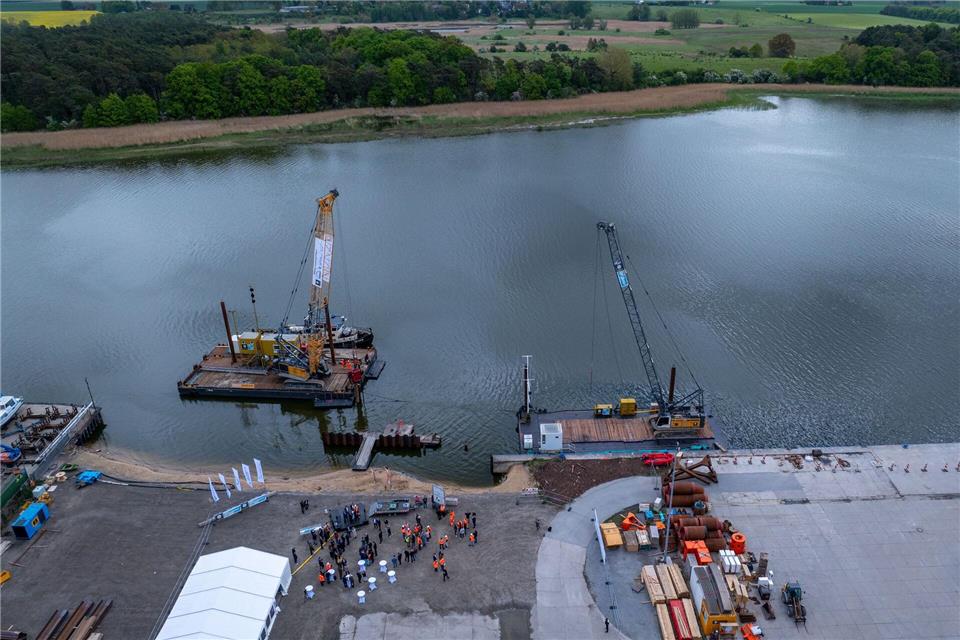 Die neue Brücke soll die Stadt Wolgast von Verkehr entlasten. Jens Büttner/dpa