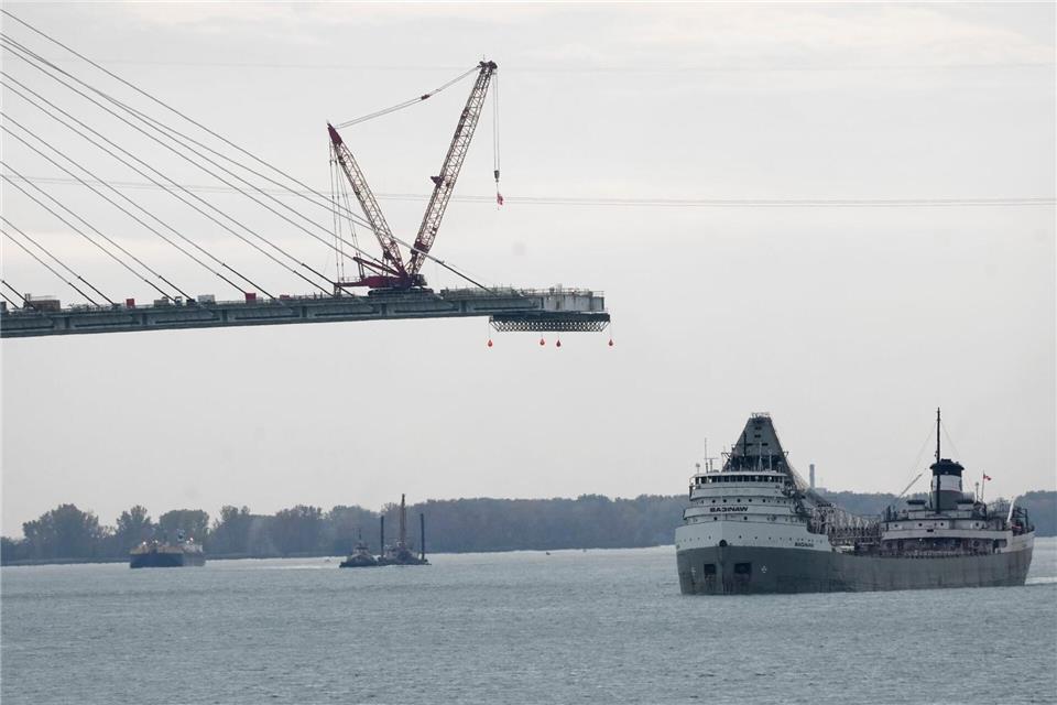 Die neue Grenzbrücke scheint US-Präsident Donald Trump ein Dorn im Auge zu sein. (Archivbild)Paul Sancya/AP/dpa