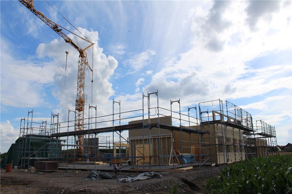 Die neue Kita an der Stockbreede gewinnt schnell an Form. Der Rohbau soll in der kommenden Woche fertig sein.