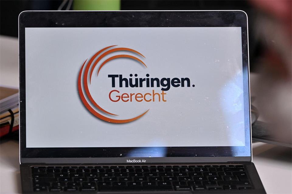 Die neue Partei hat auch schon ein Logo. Martin Schutt/dpa