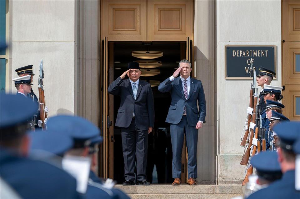 Die neue Partnerschaft wurde nach einem Treffen beider Politiker in Washington bekannt.Kevin Wolf/AP/dpa