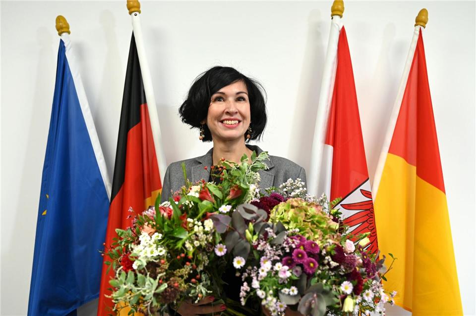 Die neue Potsdamer Oberbürgermeisterin Noosha Aubel (parteilos) hat ihr Amt angetreten. Elisa Schu/dpa