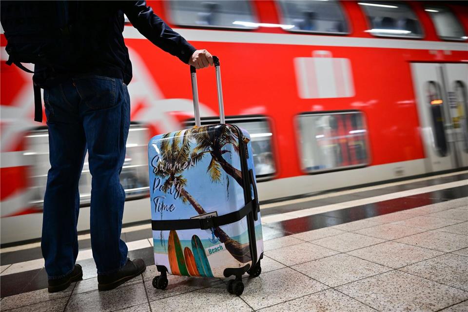 Die neue Verbindung startet in Berlin am Bahnhof Gesundbrunnen. (Archivbild)Sebastian Christoph Gollnow/dpa