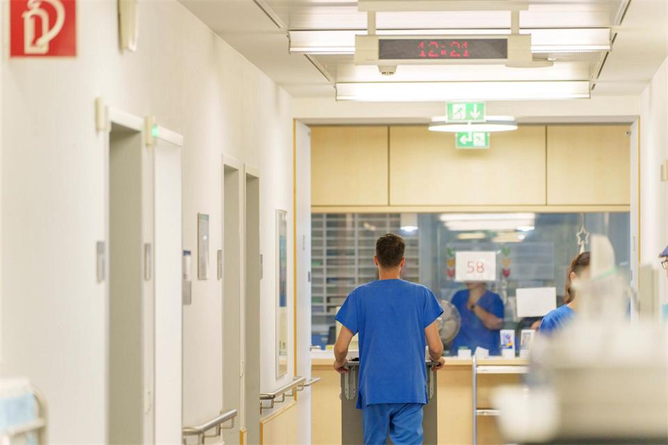 Die neue interdisziplinäre Ausbildungsstation ist in der I. Medizinischen Klinik und Poliklinik der Unimedizin. Andreas Arnold/dpa