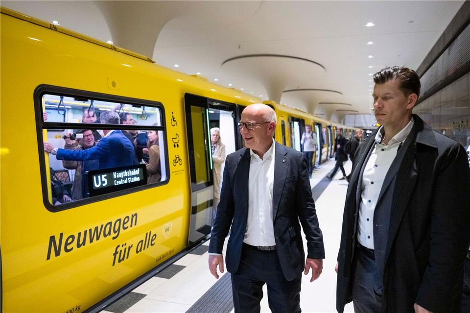 Die neuen U-Bahnwagen auf der U5 bringen frischen Wind in den Berliner Untergrund.Christophe Gateau/dpa